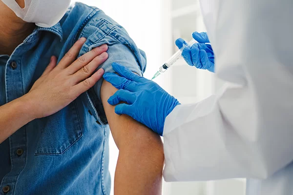 "Funcionárias de Posto de Saúde são Investigadas por Desvio de Vacinas contra a Gripe"