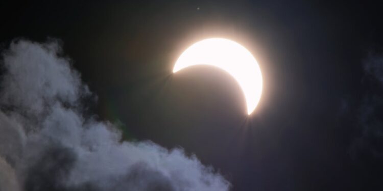 O lado oculto da Lua: o que a ciência realmente encontrou por lá? 1 O lado oculto da Lua: o que a ciência realmente encontrou por lá?