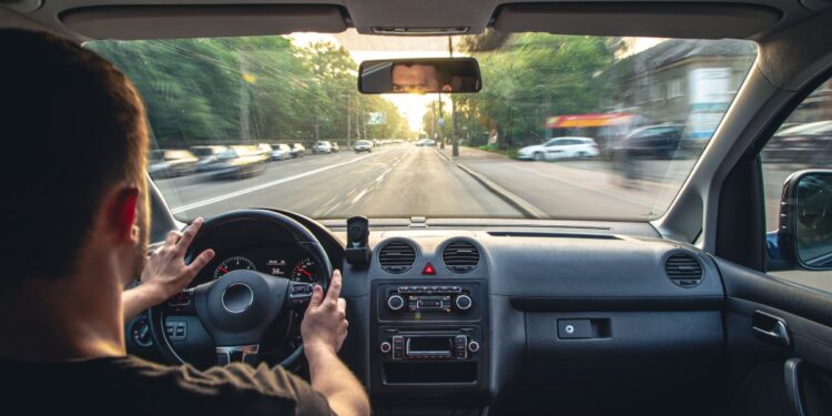 Por Que 200 Mil Brasileiros Abandonaram o Financiamento? A Revolução Dos Carros Por Assinatura 1 Por Que 200 Mil Brasileiros Abandonaram o Financiamento? A Revolução Dos Carros Por Assinatura