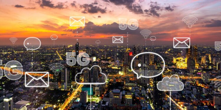 Descubra como a Internet das Coisas já revolucionou sua casa com dispositivos inteligentes. Conheça benefícios, funcionamento e dicas de segurança para aproveitar ao máximo a tecnologia IoT no seu lar.