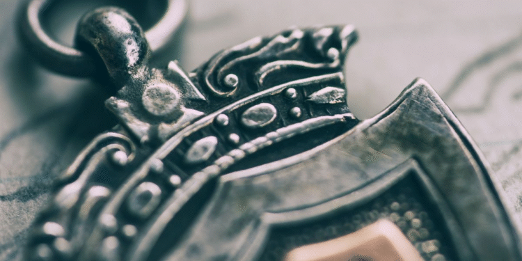 amuleto viking - Arqueólogos Descobrem Tesouro Viking de Mais de 1000 Anos na Suécia